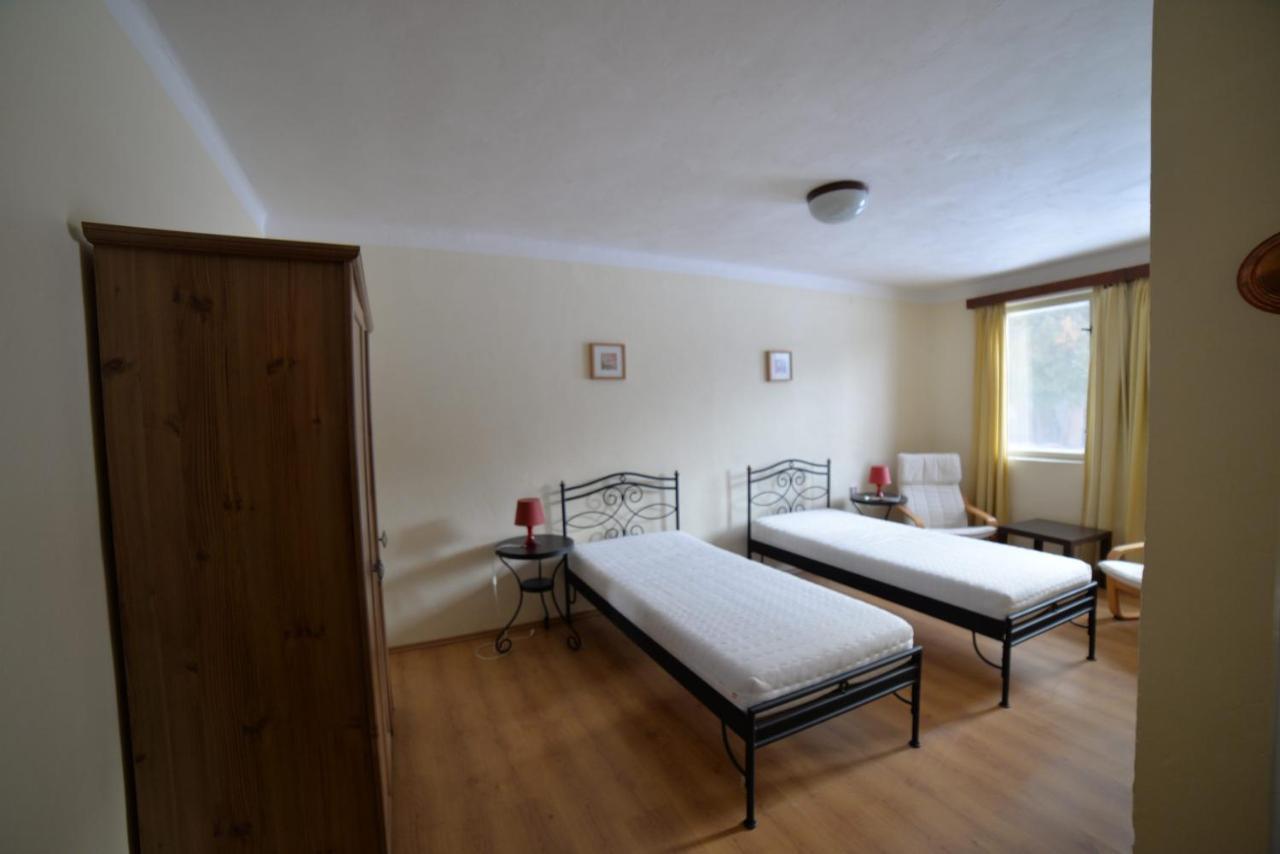 Kemp Na Stare Papirne Dobronice Bagian luar foto